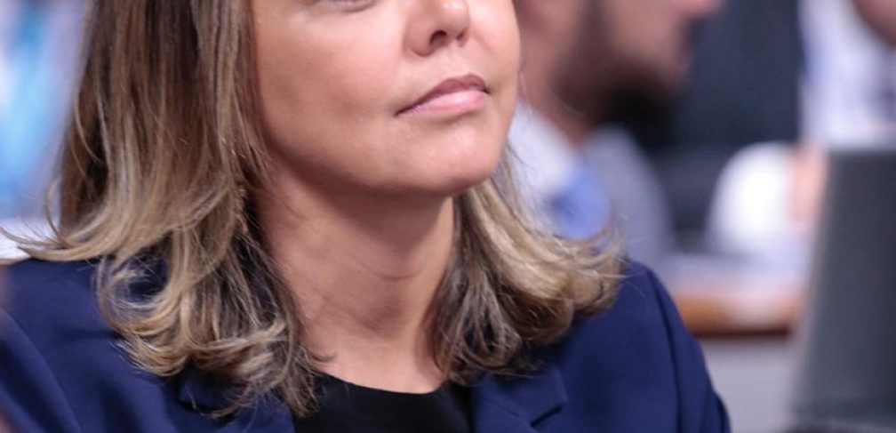 senadora Leila do Vôlei em comissão no senado federal