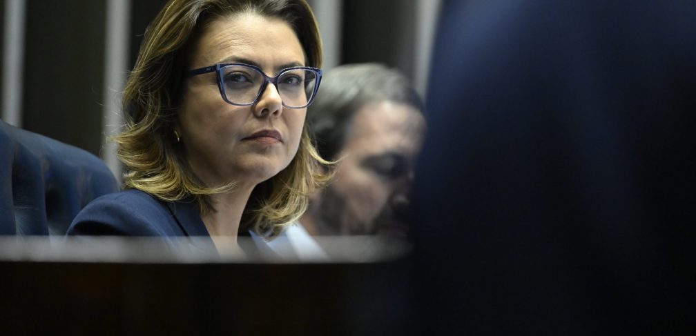 Plenário do Senado Federal durante sessão deliberativa ordinária. Ordem do dia.Na pauta, projetos que tratam de igualdade de gênero, proteção à família de empregados públicos e segurança alimentar de estudantes.As propostas, todas oriundas da Câmara e já aprovadas pelos deputados, aguardam análise final no Senado antes de seguirem para sanção presidencial.Mesa:
senadora Leila Barros (PDT-DF) - preside sessão.Foto: Andressa Anholete/Agência Senado
