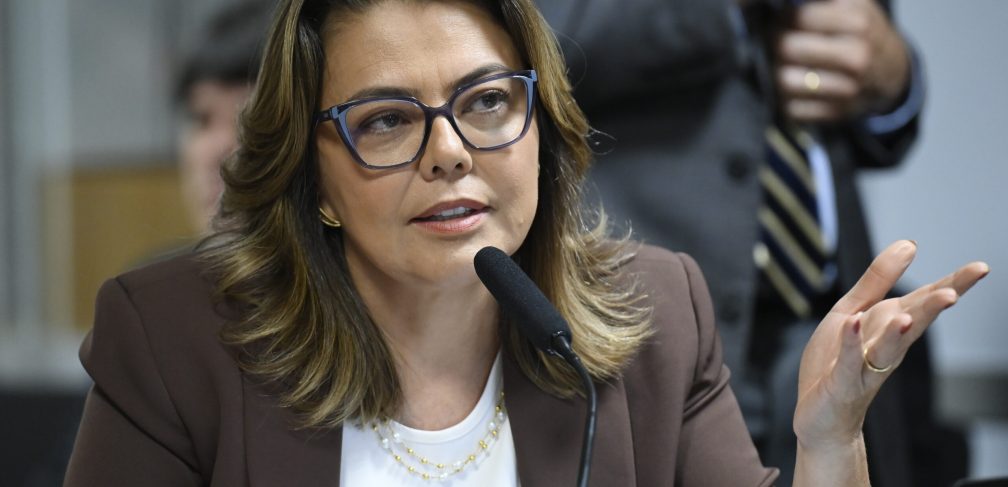 Comissão de Assuntos Econômicos (CAE) realiza reunião de trabalho para a instalação do Grupo de Trabalho de Acompanhamento das investigações relacionadas aos fatos e condutas atribuídas ao Banco Master. O colegiado terá como finalidade acompanhar e analisar informações sobre o caso no âmbito das competências da comissão.Em pronunciamento, à bancada, senadora Leila Barros (PDT-DF).Foto: Andressa Anholete/Agência Senado